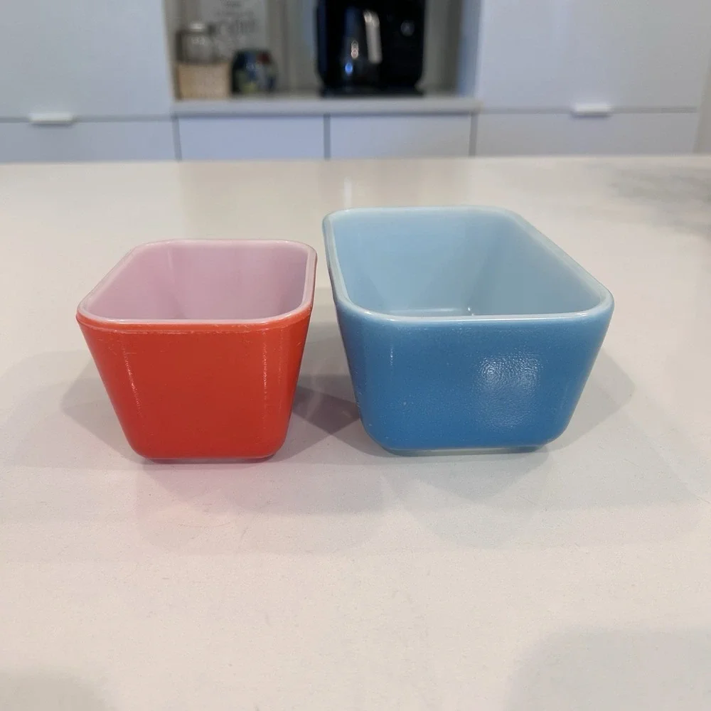 Pyrex Red & Blue Refrigerator Dish Set 501-B 502-B VTG Glass Storage NO LIDS